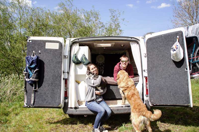 Voyager en Van avec un Chien