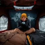 Camper quand il fait froid : les accessoires indispensables pour rester au chaud